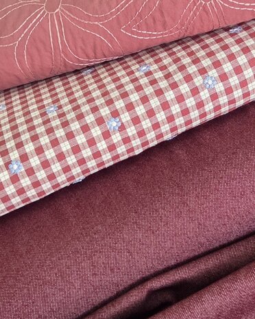 burgundy poppy stoffen bij kickenstoffen