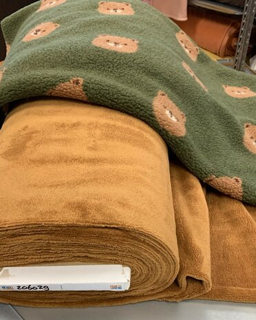 teddy met berenkopjes en bamboekatoen fleece caramel - kickenstoffen