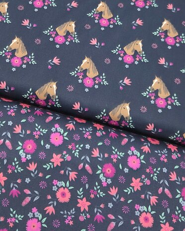 Katoenen Poplin Bloemen en Paardenhoofden Donkerblauw Roze  Qjutie Kids