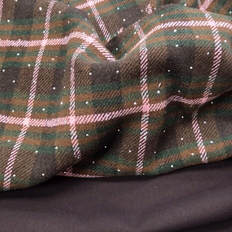 dikke ruiten flanel met studs en bruine stretch gabardine kickenstoffen