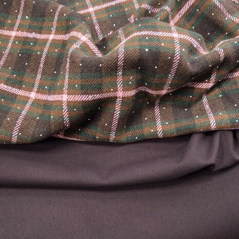 dikke ruiten flanel met studs en bruine stretch gabardine kickenstoffen