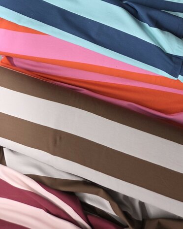 andere kleuren french terry met garen geverfde strepen Qjutie - KicKenStoffen