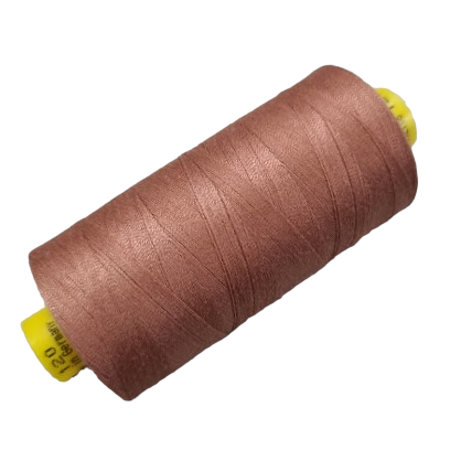 roze terracotta Gutermann garen Mara 120 1000m - van KicKenStoffen