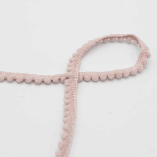 oud roze (licht) band met mini pompoms 6mm (op=op) U*