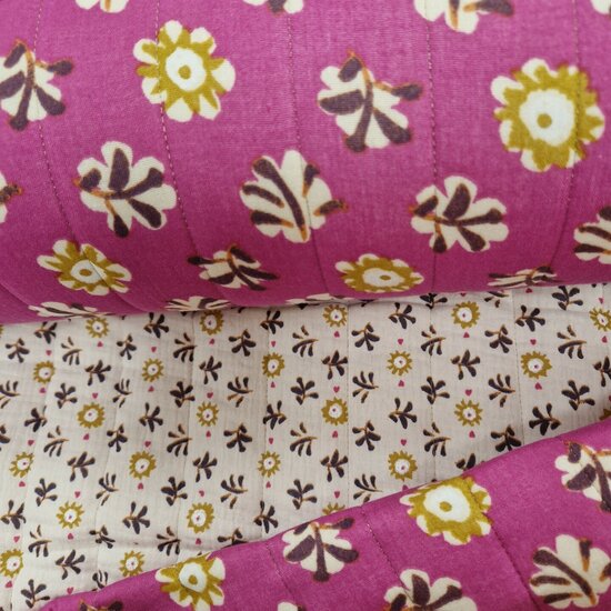 dubbelzijdige bloemen en blaadjes fuchsia gevoerde hydrofiel Swessie - KicKenStoffen
