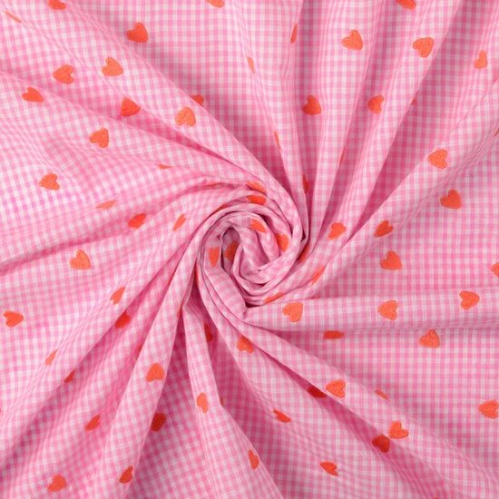 Seersucker ruitje met geborduurde rode hartjes roze