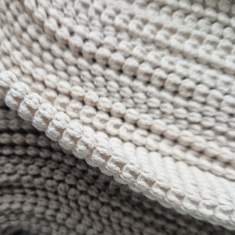 Gebreide-tricot-met-structuur