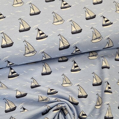 blauw (licht) wit Zeilbootjes tricot (op=op)
