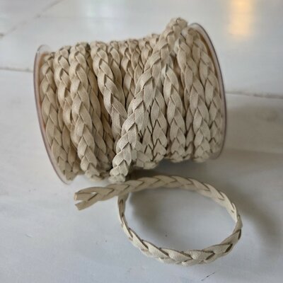 wit (kiezel-natural) suede gevlochten koord 10mm *S