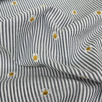 blauw (donker) wit streepjes Broderie Madelief Bloemetjes katoen Seersucker