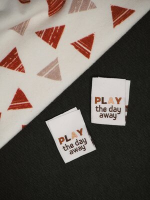 Label 'Play the day away' - SewNique