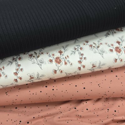Stofpakket Getekende Bloemen – tricot 3 x 1m (op=op)